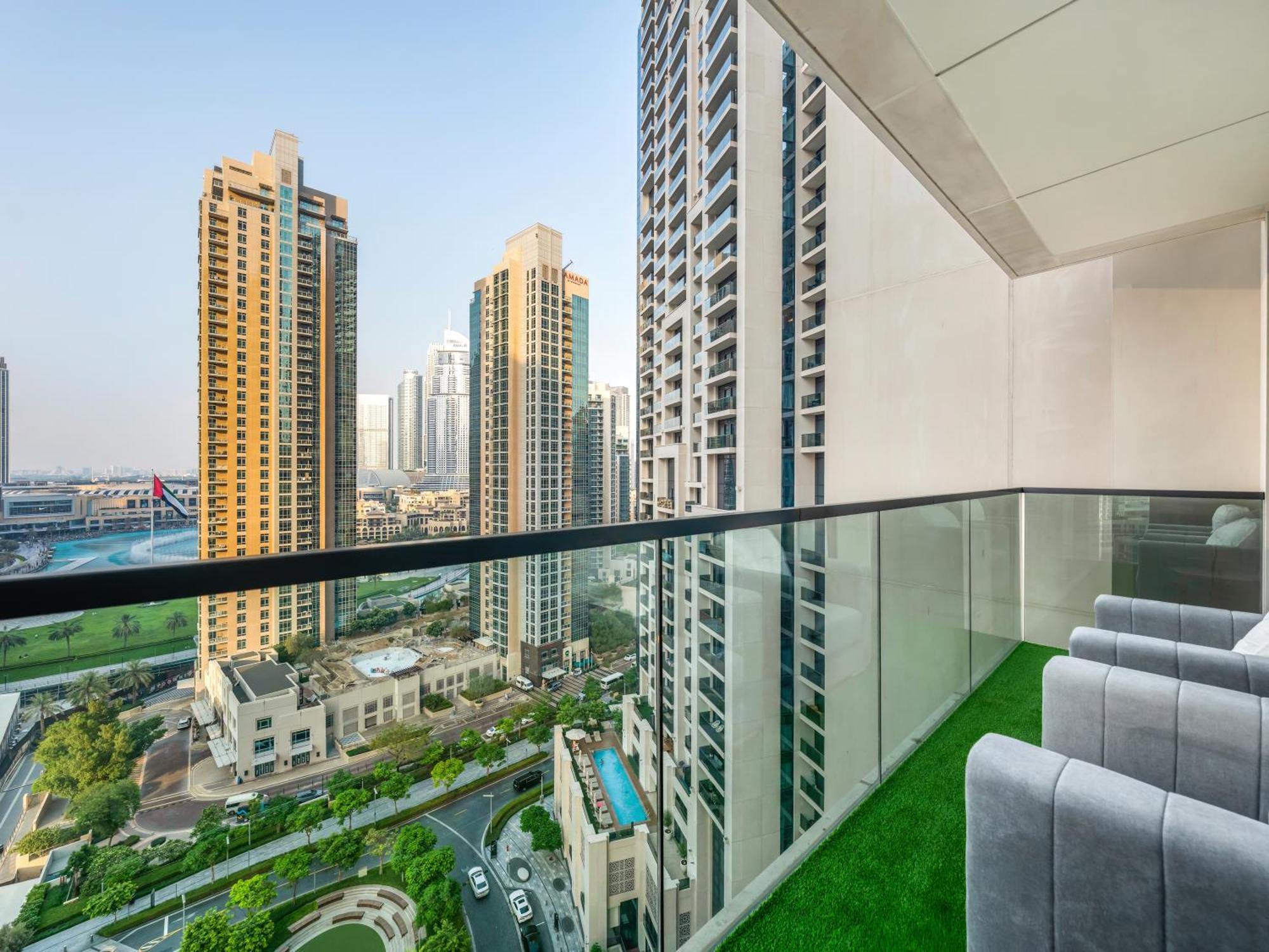 Exquisite 2 Bedroom Apartment I Burj Khalifa & Fountain Views I Free Gym, Pool, Parking, Wi-Fi And Ps5 I By Skyline Serenity Dubai Ngoại thất bức ảnh