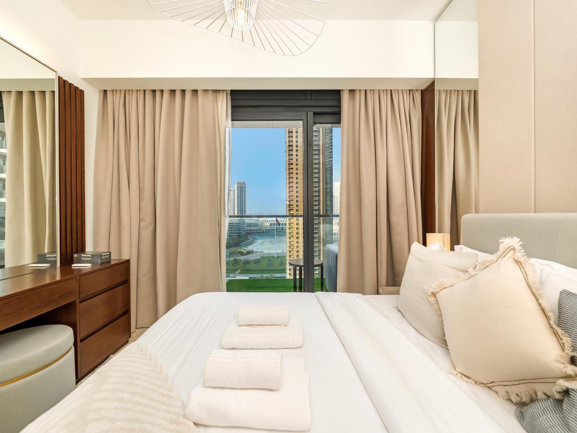 Exquisite 2 Bedroom Apartment I Burj Khalifa & Fountain Views I Free Gym, Pool, Parking, Wi-Fi And Ps5 I By Skyline Serenity Dubai Ngoại thất bức ảnh